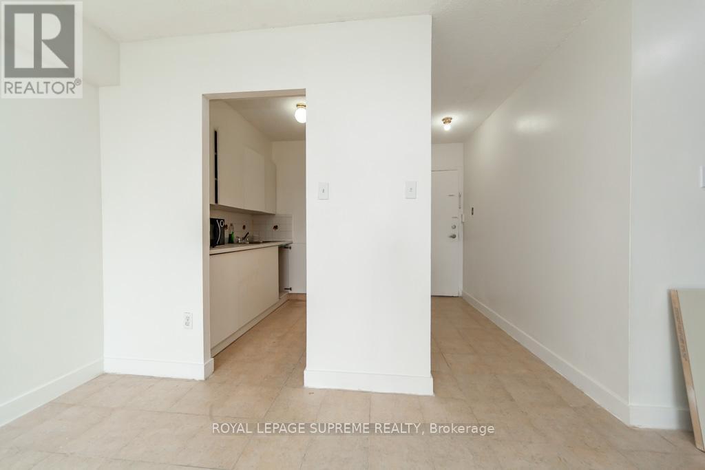 












908 - 940 CALEDONIA ROAD

,
Toronto,




Ontario
M6B3Y4

