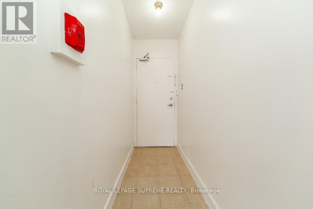 












908 - 940 CALEDONIA ROAD

,
Toronto,




Ontario
M6B3Y4

