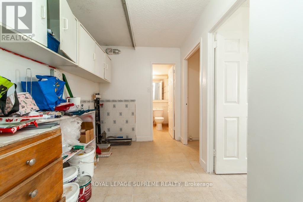 












908 - 940 CALEDONIA ROAD

,
Toronto,




Ontario
M6B3Y4

