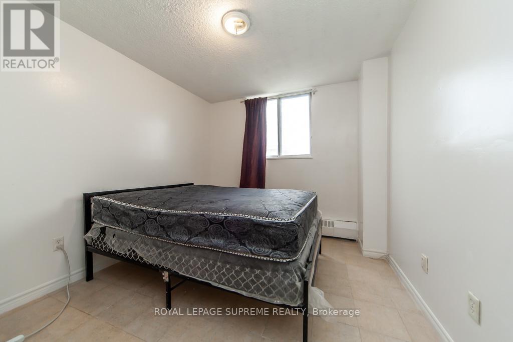 












908 - 940 CALEDONIA ROAD

,
Toronto,




Ontario
M6B3Y4

