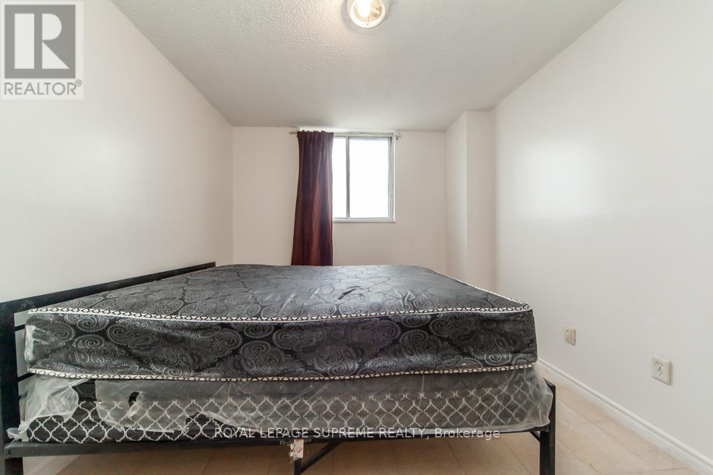 












908 - 940 CALEDONIA ROAD

,
Toronto,




Ontario
M6B3Y4

