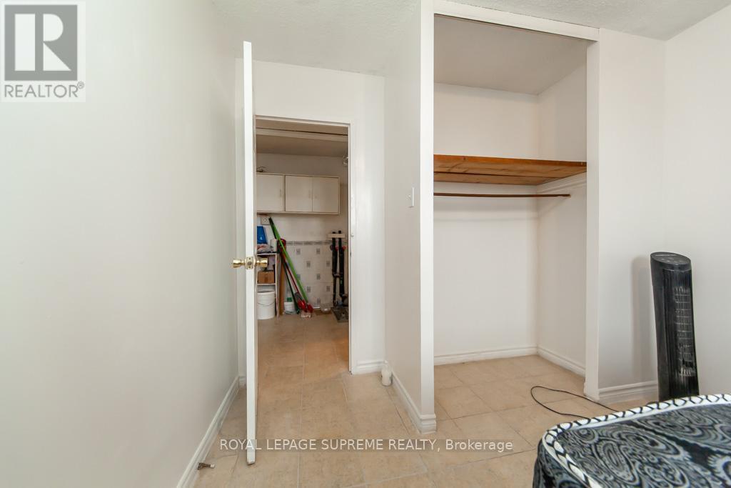 












908 - 940 CALEDONIA ROAD

,
Toronto,




Ontario
M6B3Y4

