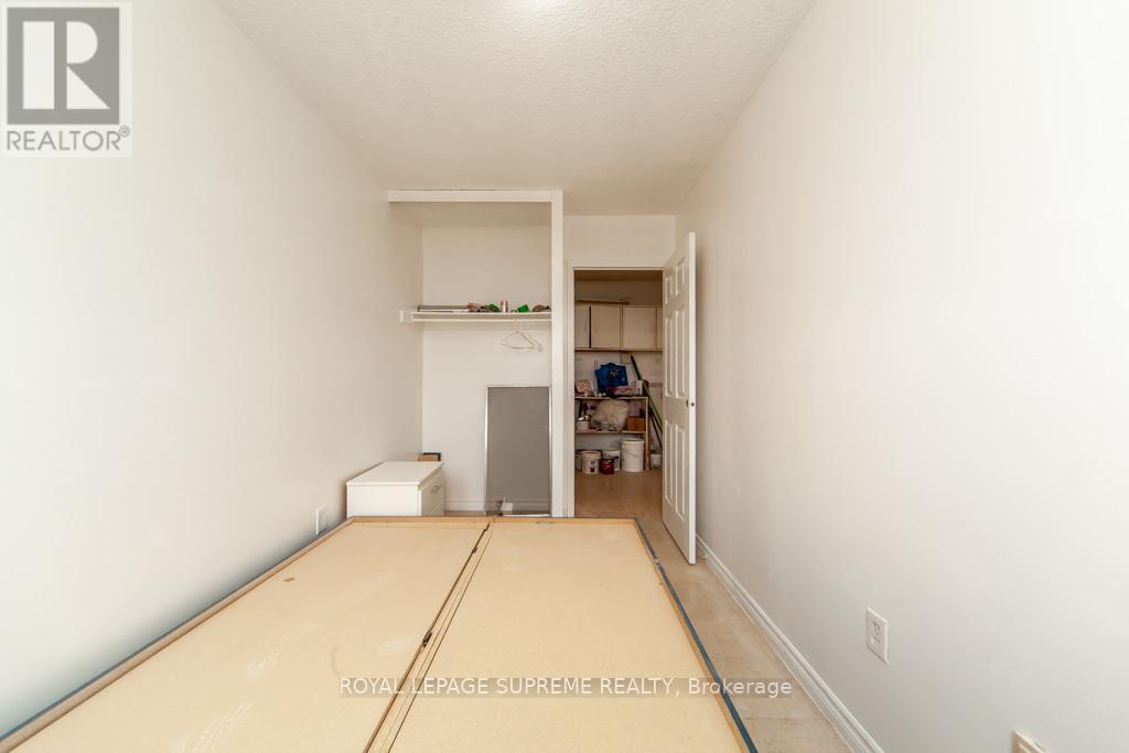 












908 - 940 CALEDONIA ROAD

,
Toronto,




Ontario
M6B3Y4

