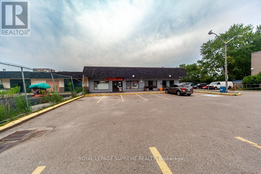 












908 - 940 CALEDONIA ROAD

,
Toronto,




Ontario
M6B3Y4

