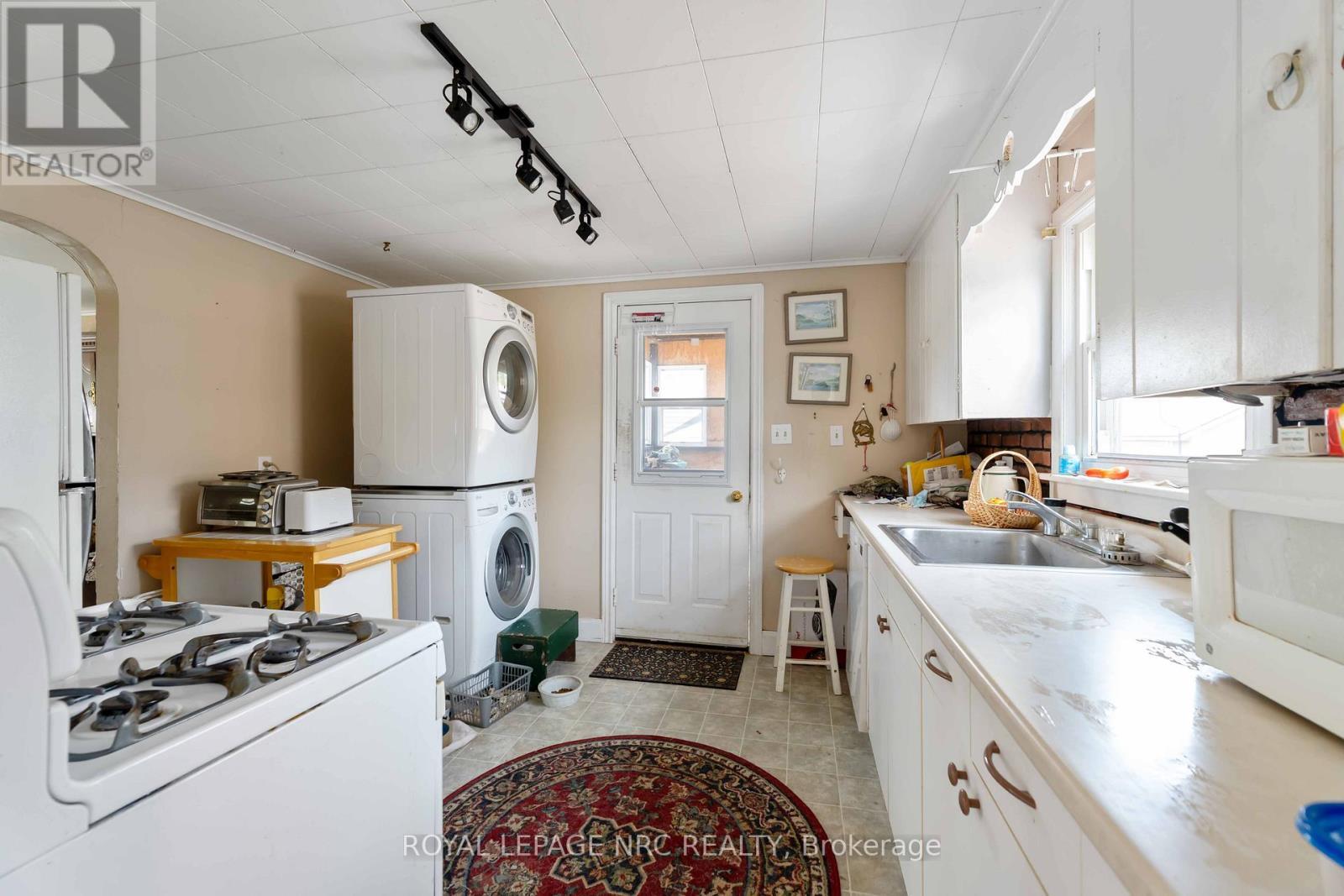 












2964 HYMAN AVENUE

,
Fort Erie (Ridgeway),




Ontario
L0S1N0

