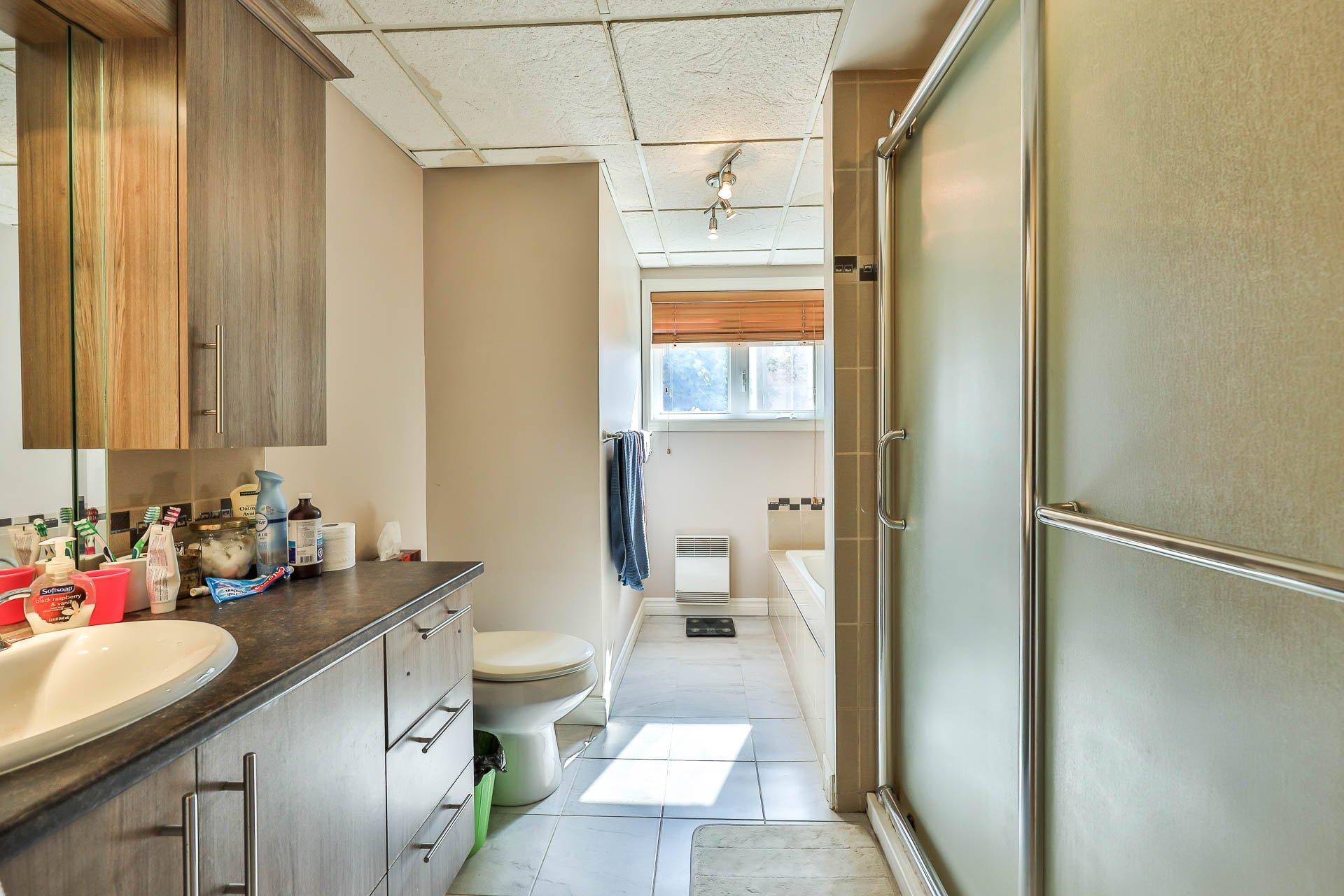 









315

 - 315A


Rue Papineau

,
Papineauville,




QC
J0V1R0


