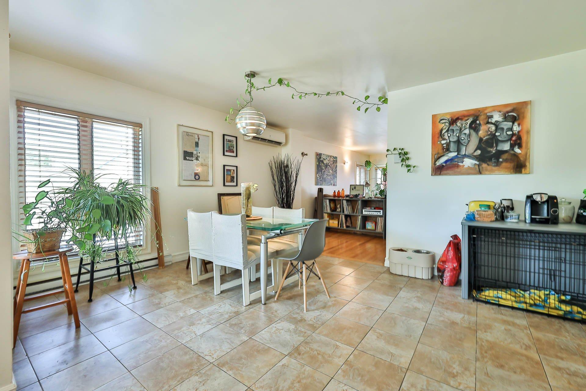 









315

 - 315A


Rue Papineau

,
Papineauville,




QC
J0V1R0

