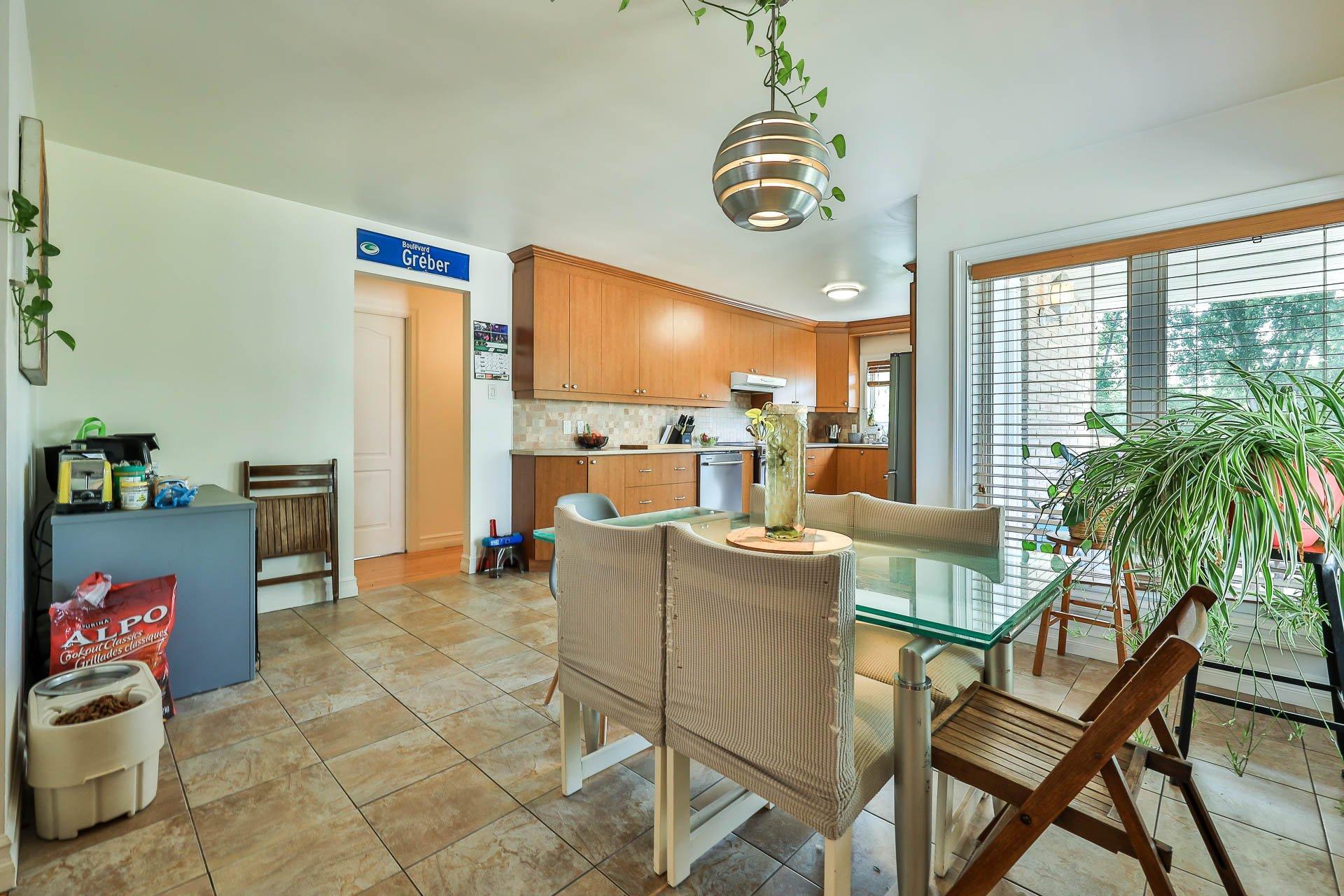 









315

 - 315A


Rue Papineau

,
Papineauville,




QC
J0V1R0

