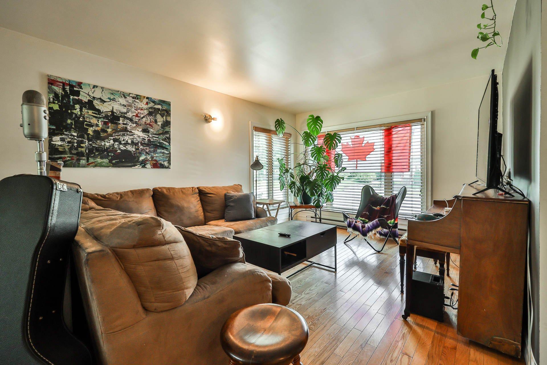 









315

 - 315A


Rue Papineau

,
Papineauville,




QC
J0V1R0

