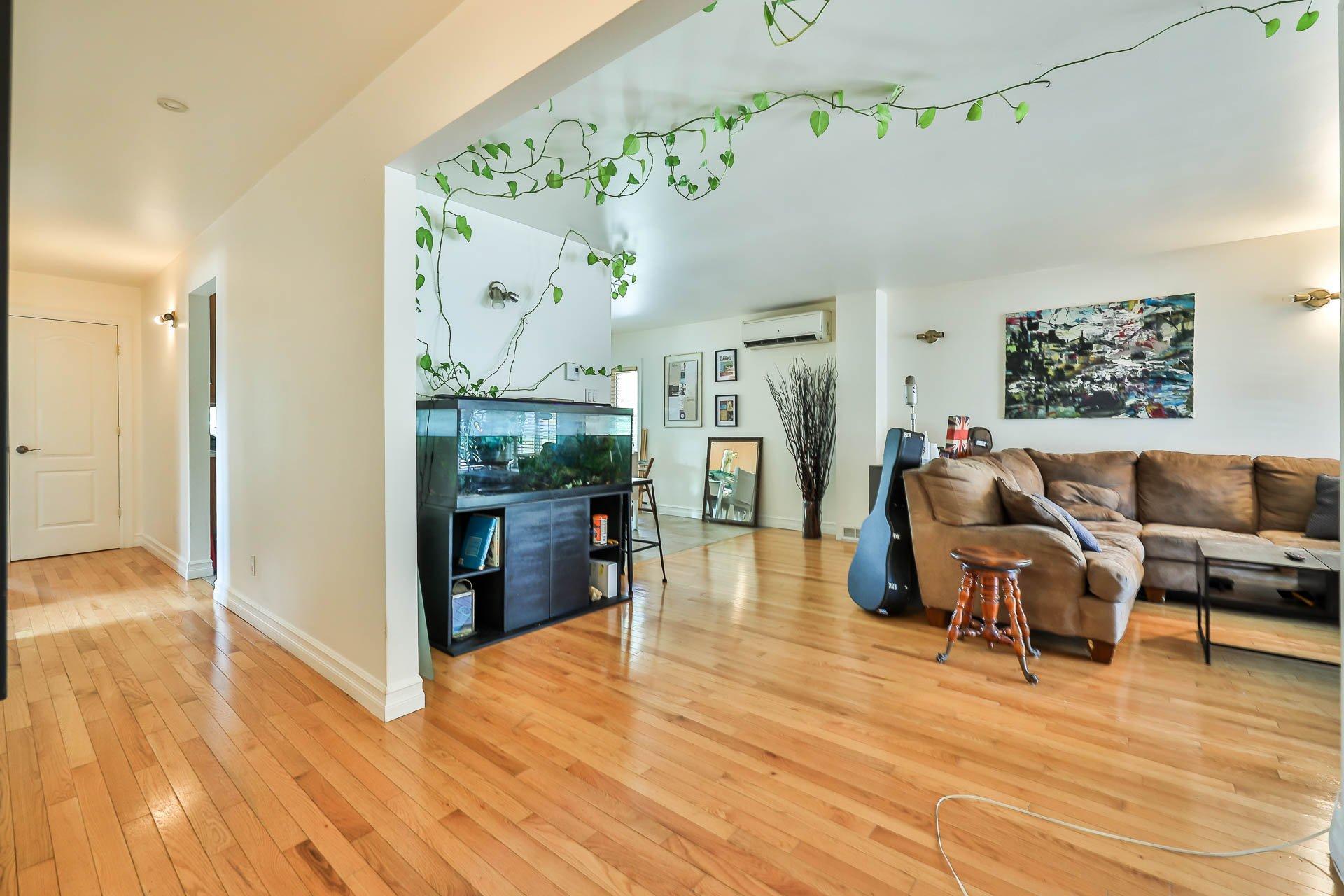 









315

 - 315A


Rue Papineau

,
Papineauville,




QC
J0V1R0

