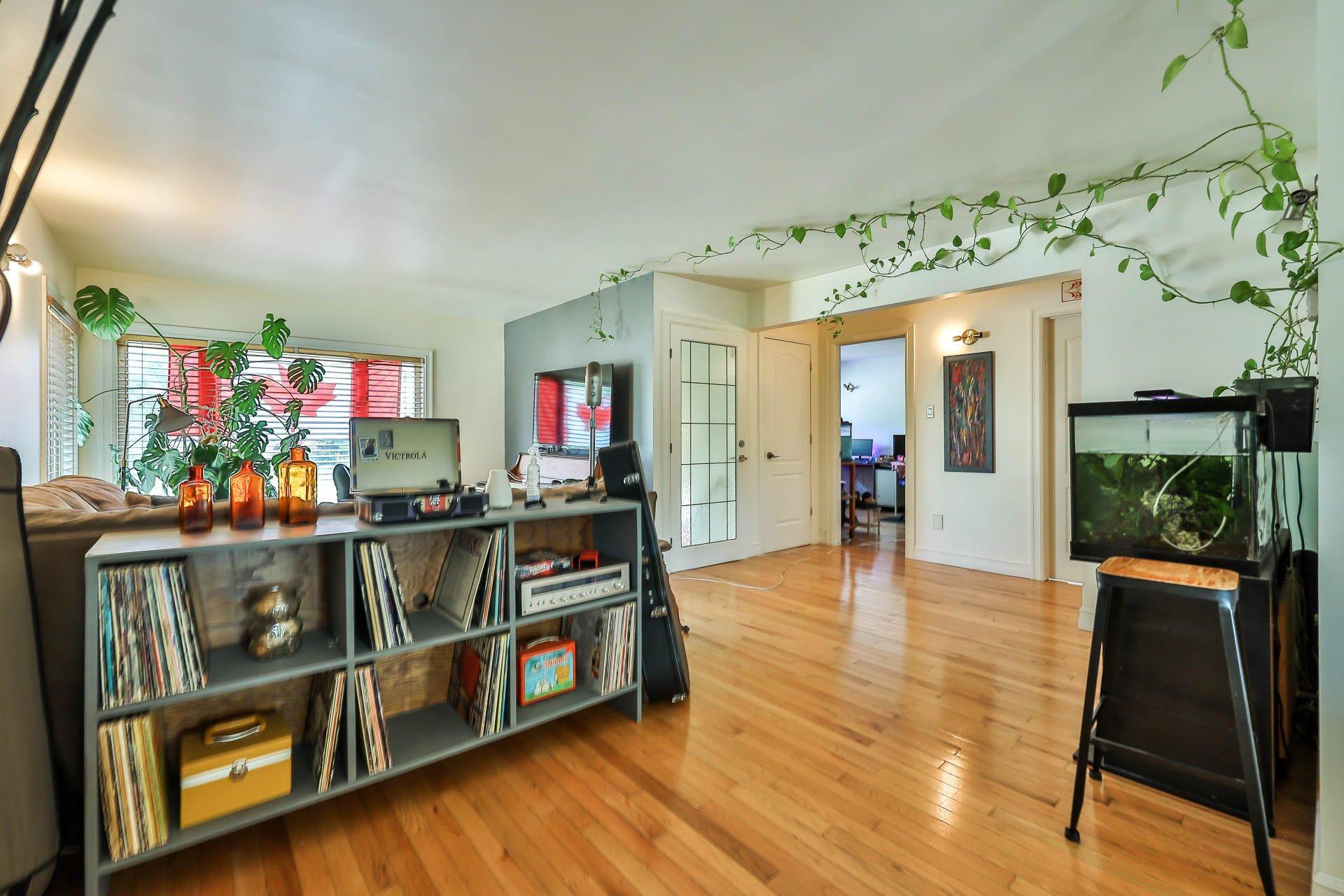 









315

 - 315A


Rue Papineau

,
Papineauville,




QC
J0V1R0

