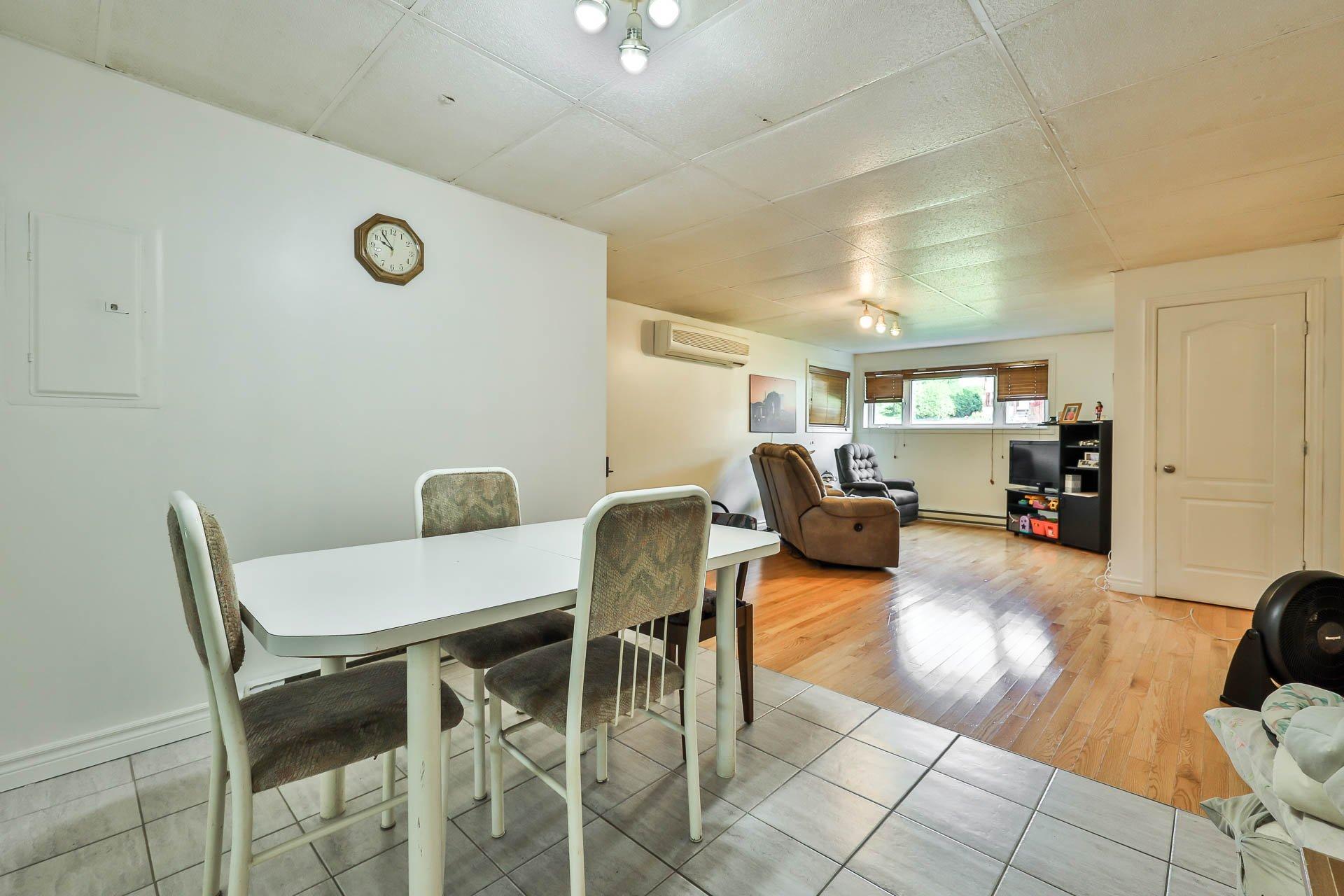 









315

 - 315A


Rue Papineau

,
Papineauville,




QC
J0V1R0

