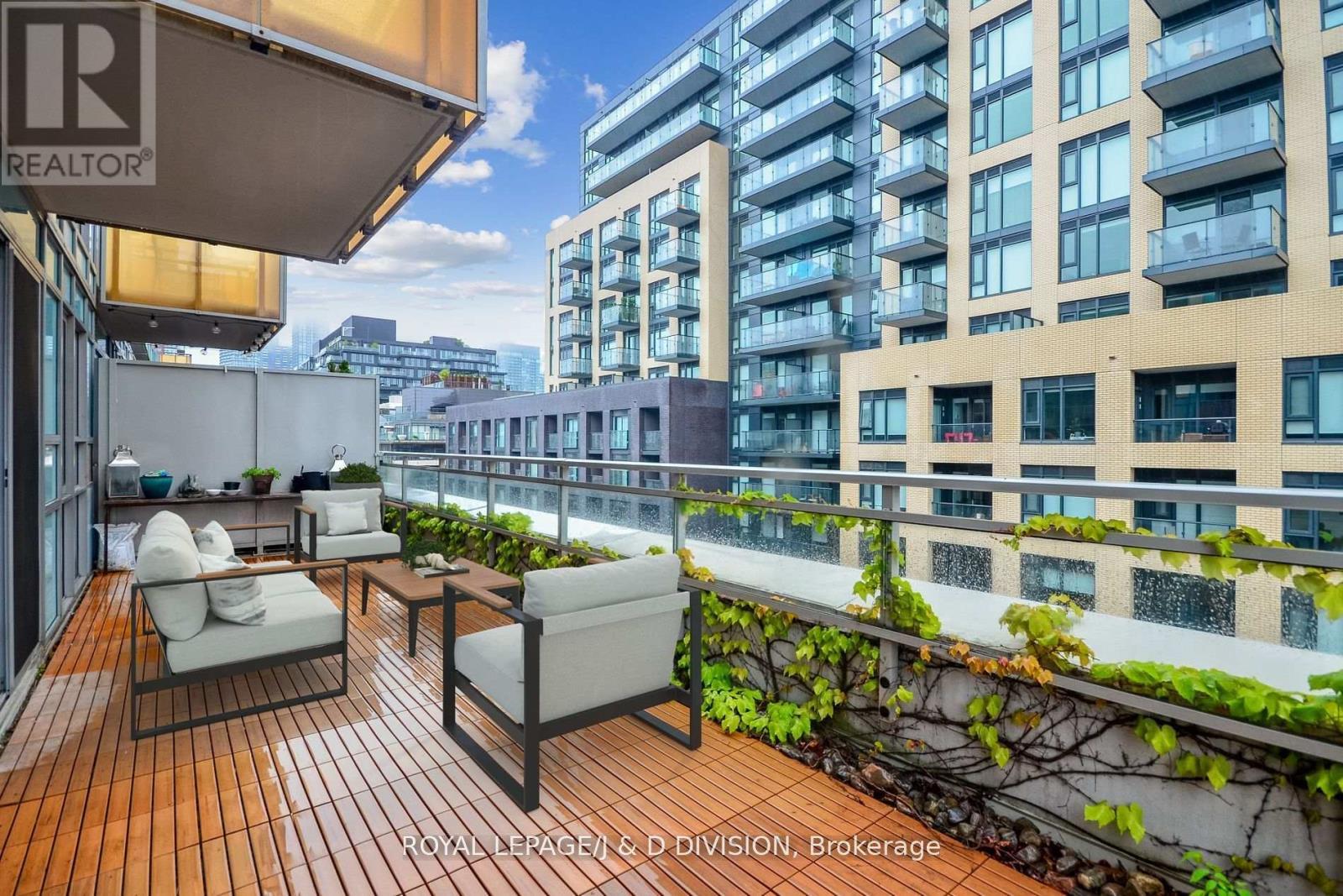 












421 - 156 PORTLAND STREET

,
Toronto,




Ontario
M5V0G1

