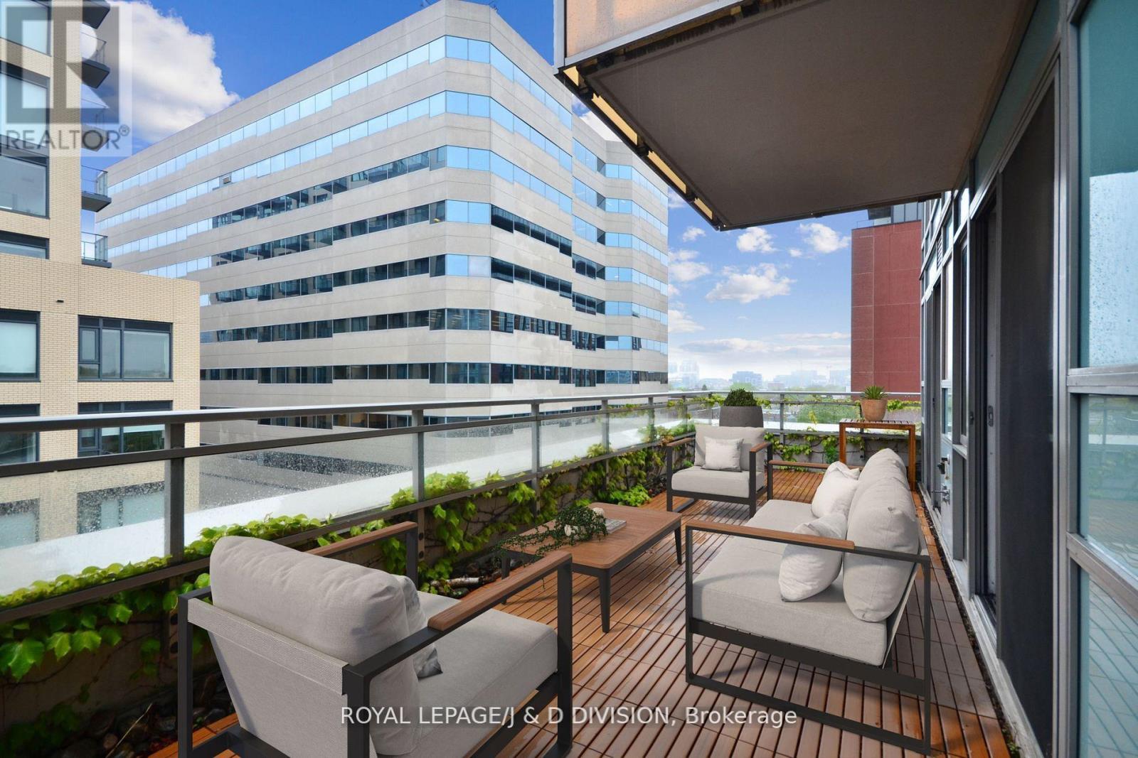 












421 - 156 PORTLAND STREET

,
Toronto,




Ontario
M5V0G1

