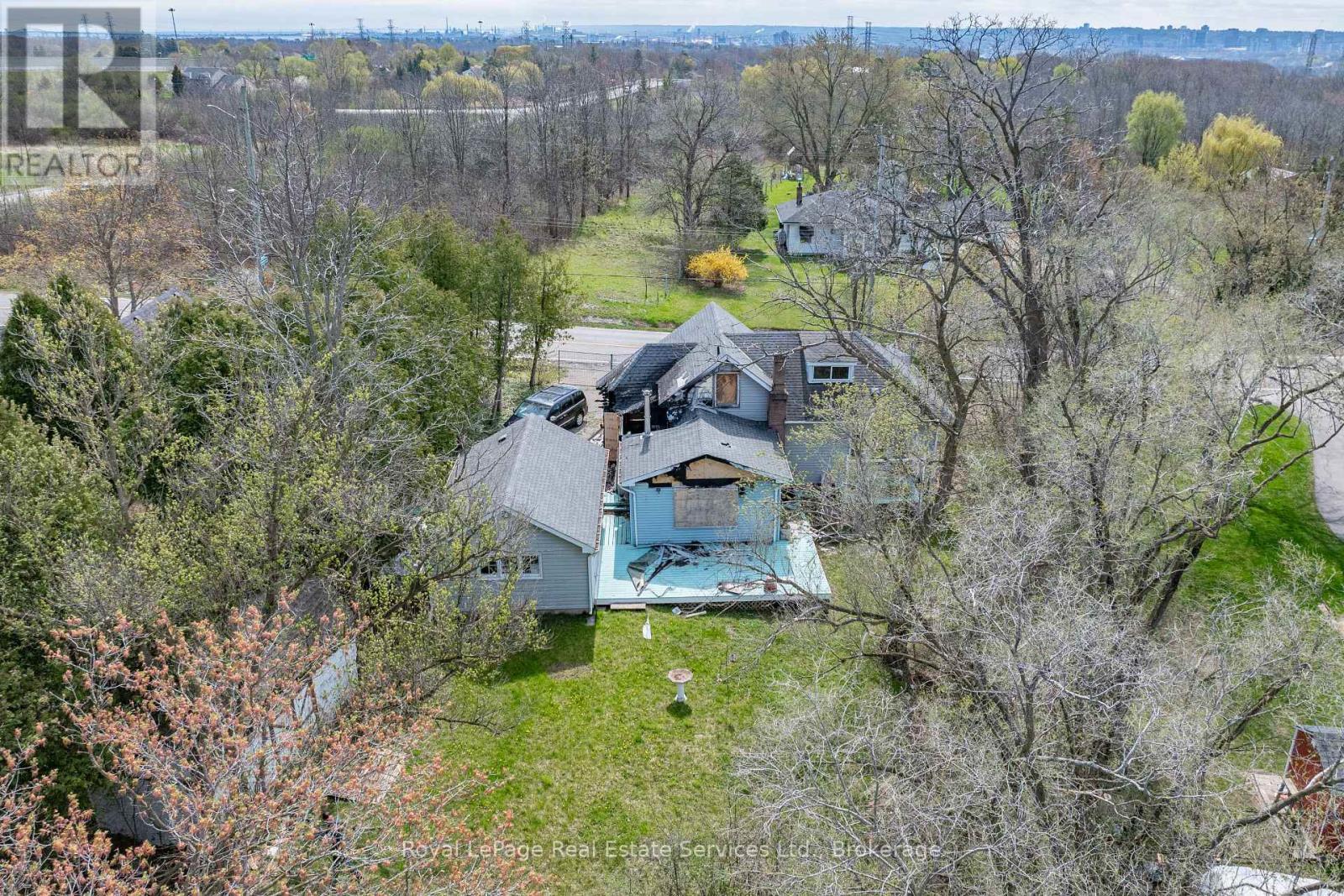 












701 YORK ROAD

,
Hamilton (Dundas),




Ontario
L9H5W9

