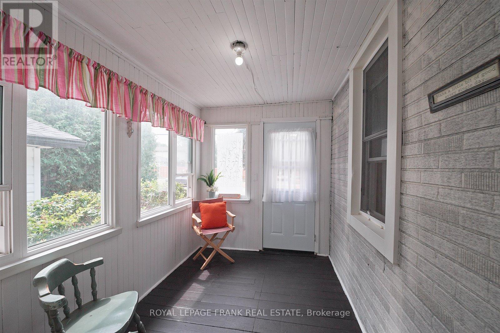 












112 ALBERT STREET N

,
Kawartha Lakes (Lindsay),




Ontario
K9V4K5

