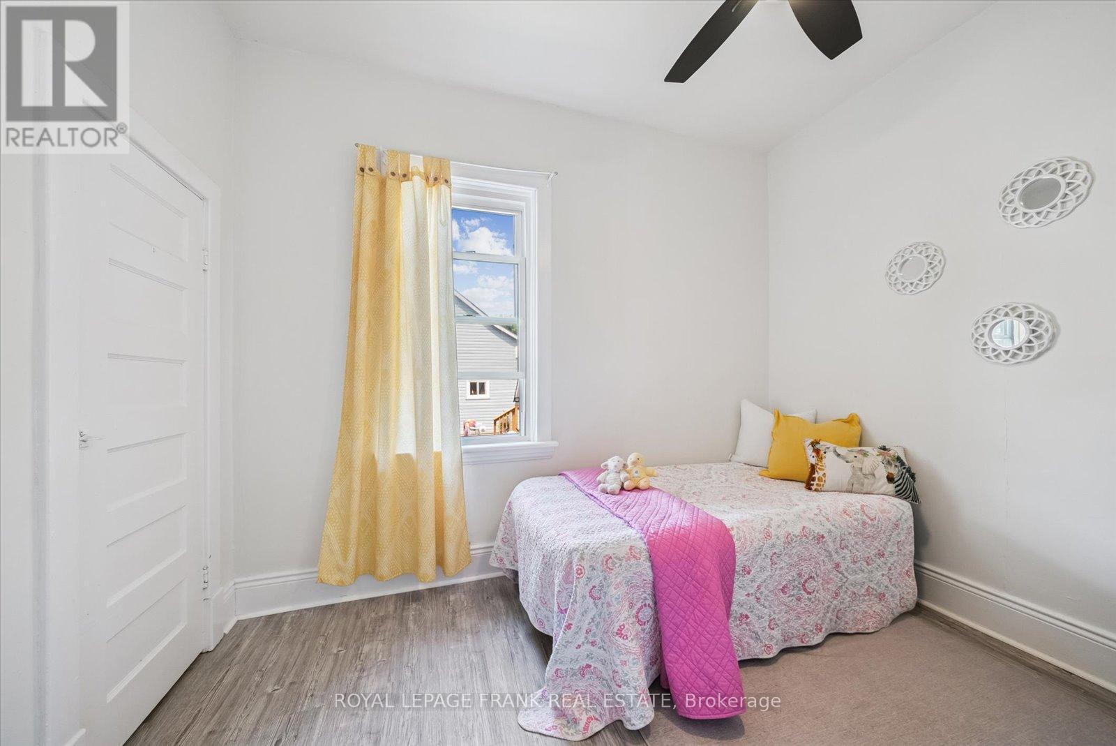 












112 ALBERT STREET N

,
Kawartha Lakes (Lindsay),




Ontario
K9V4K5


