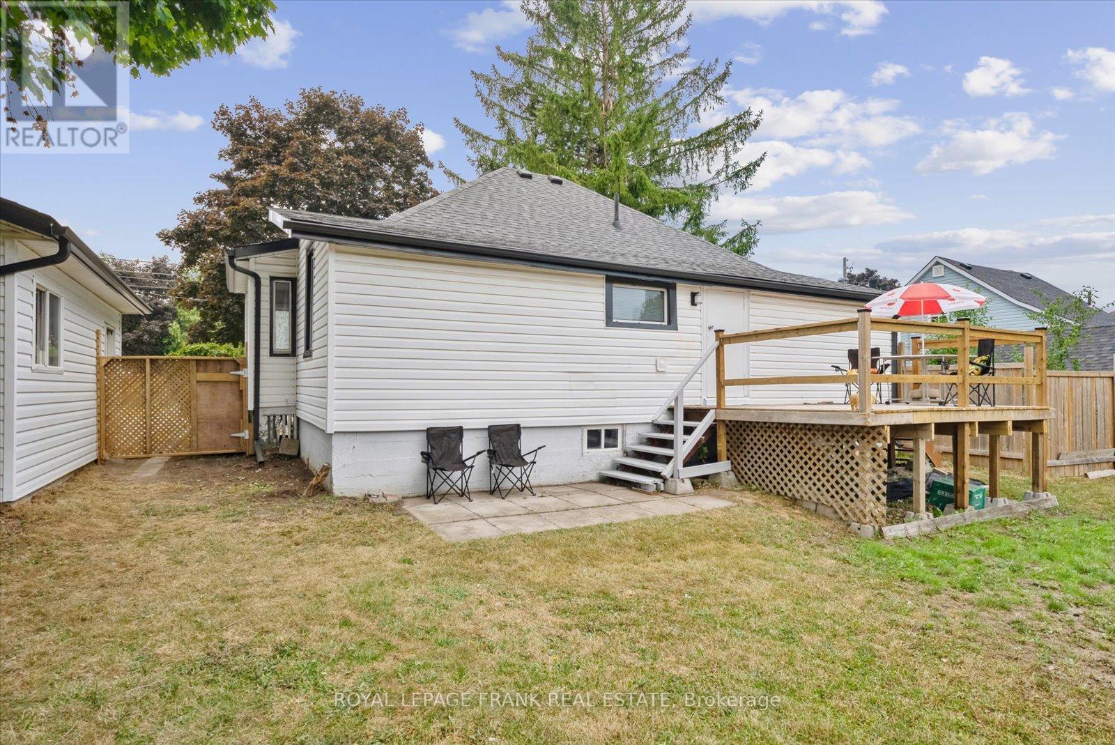 












112 ALBERT STREET N

,
Kawartha Lakes (Lindsay),




Ontario
K9V4K5

