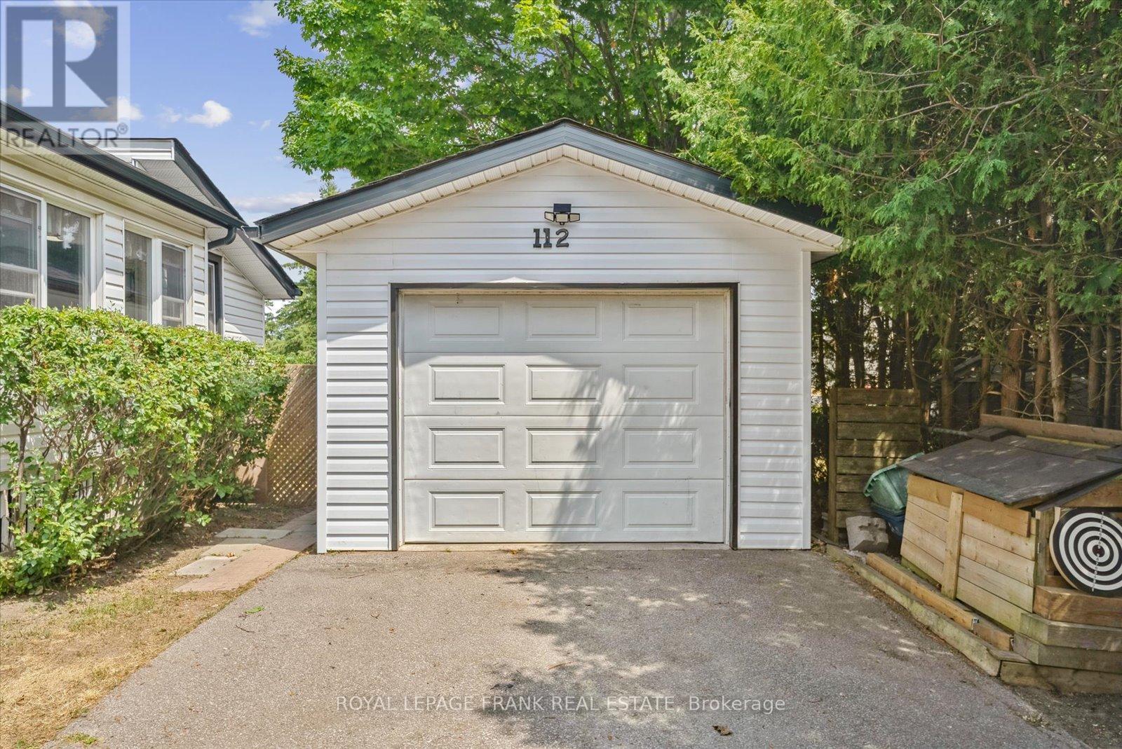 












112 ALBERT STREET N

,
Kawartha Lakes (Lindsay),




Ontario
K9V4K5

