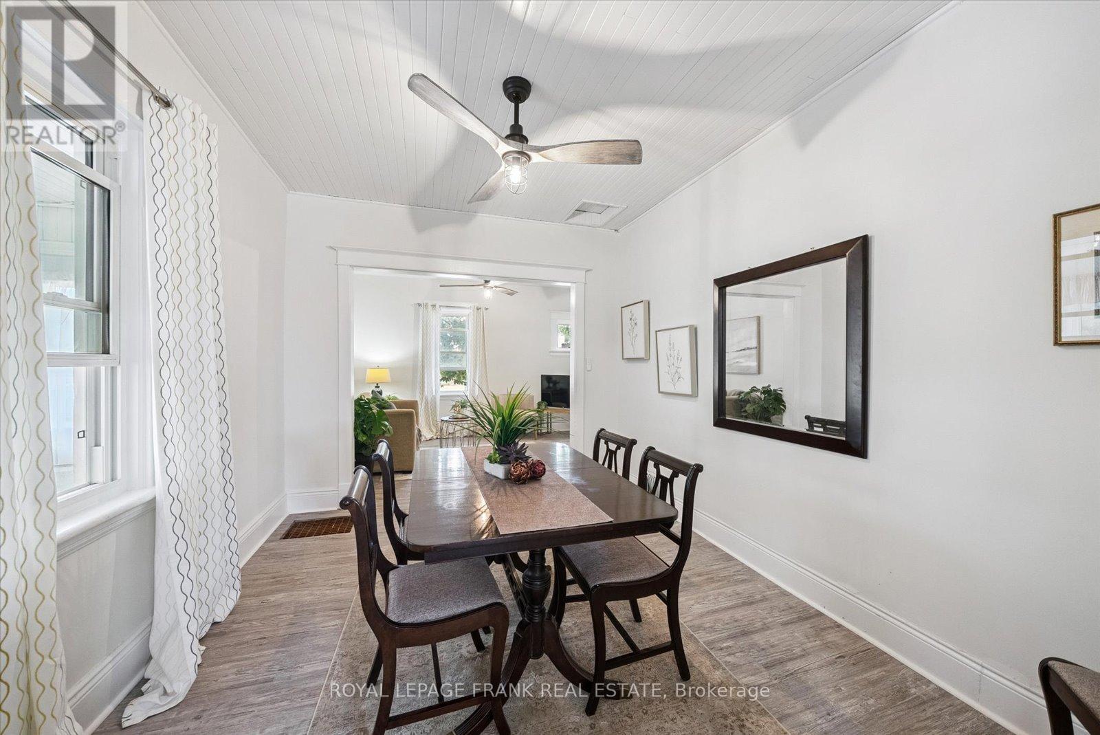 












112 ALBERT STREET N

,
Kawartha Lakes (Lindsay),




Ontario
K9V4K5

