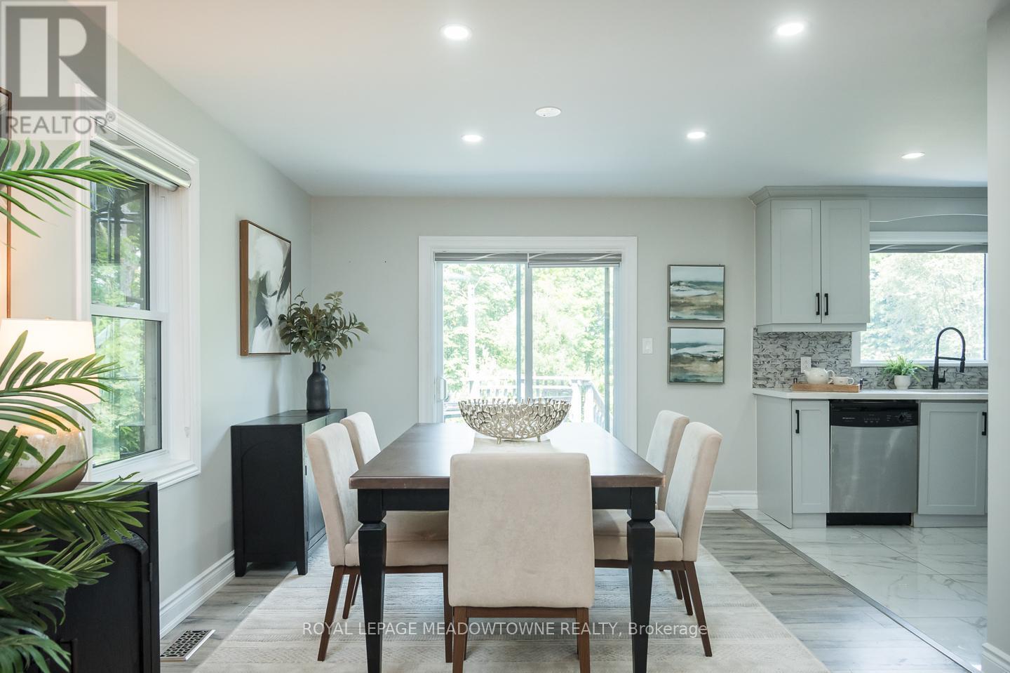 












10805 FOURTH LINE

,
Halton Hills,




Ontario
L9T2X9

