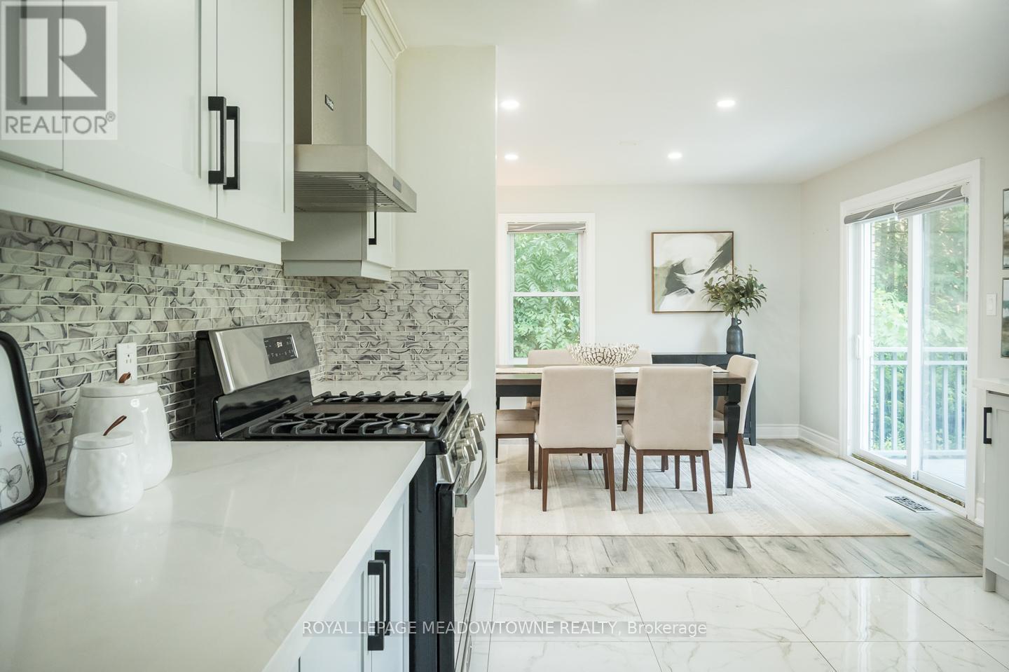 












10805 FOURTH LINE

,
Halton Hills,




Ontario
L9T2X9

