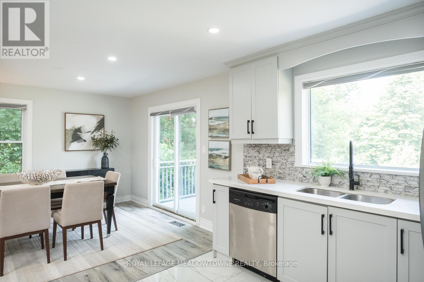 












10805 FOURTH LINE

,
Halton Hills,




Ontario
L9T2X9

