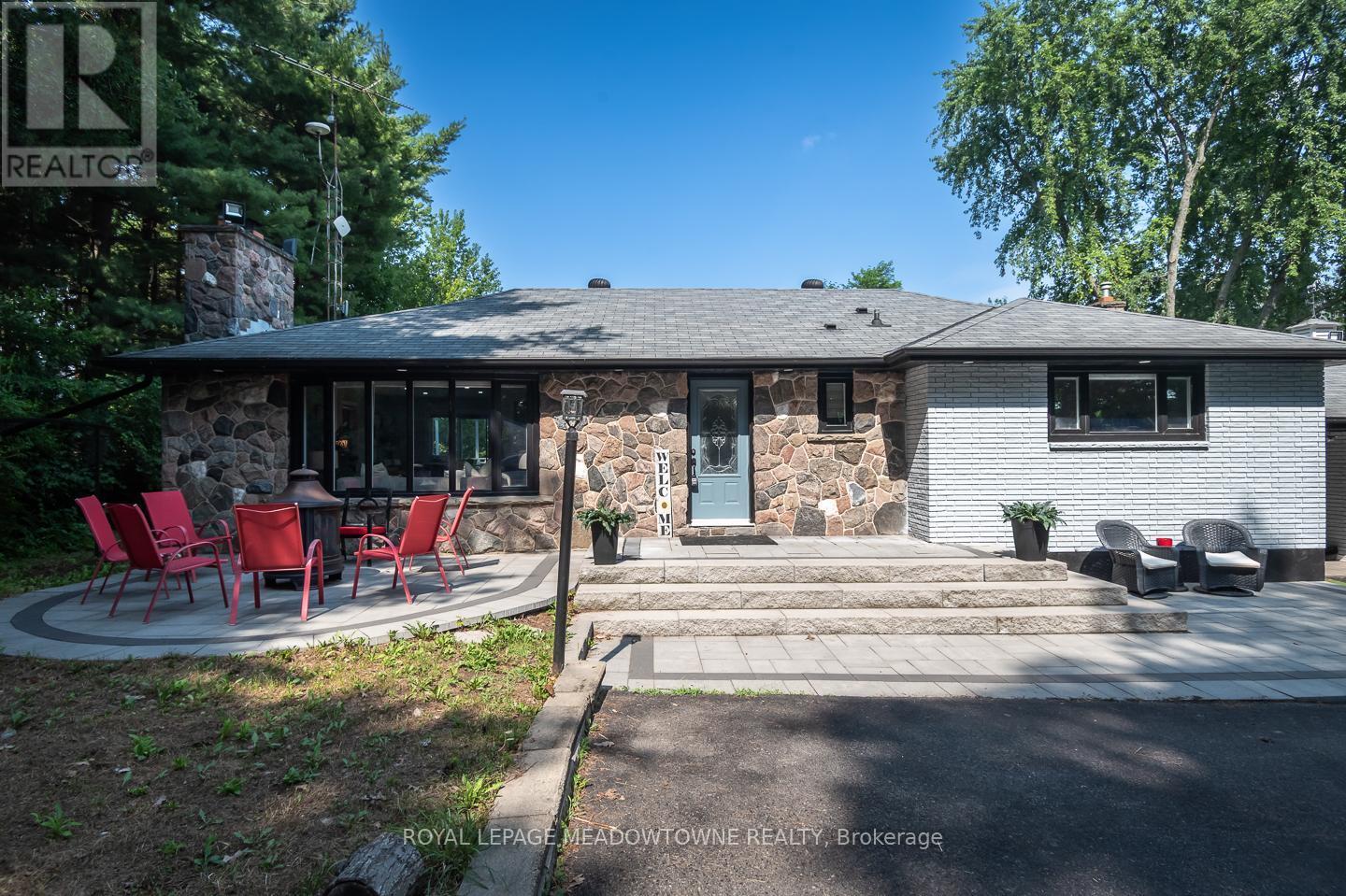 












10805 FOURTH LINE

,
Halton Hills,




Ontario
L9T2X9

