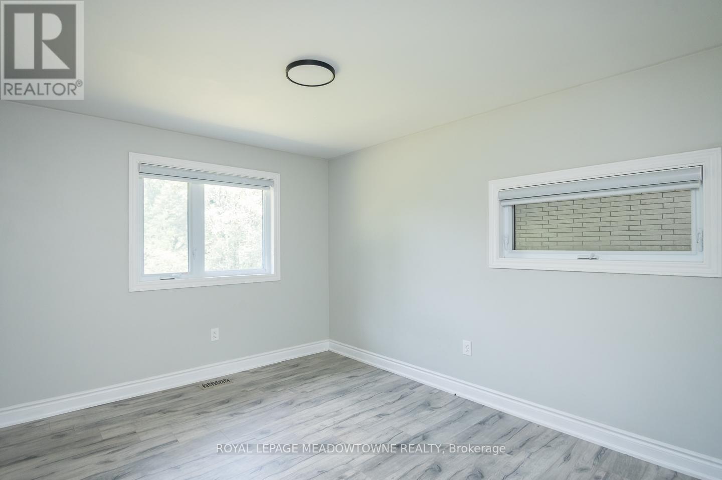 












10805 FOURTH LINE

,
Halton Hills,




Ontario
L9T2X9

