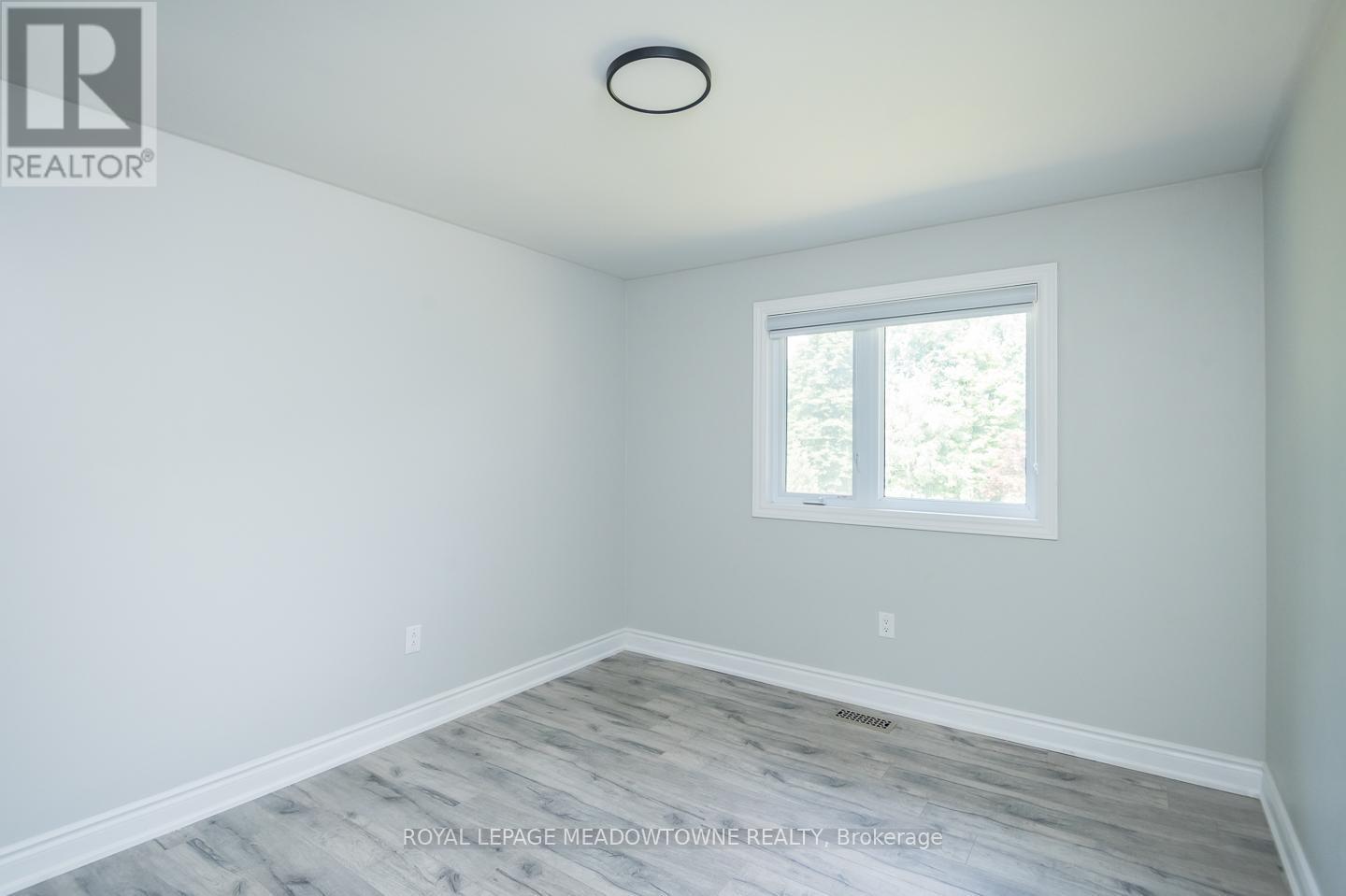 












10805 FOURTH LINE

,
Halton Hills,




Ontario
L9T2X9

