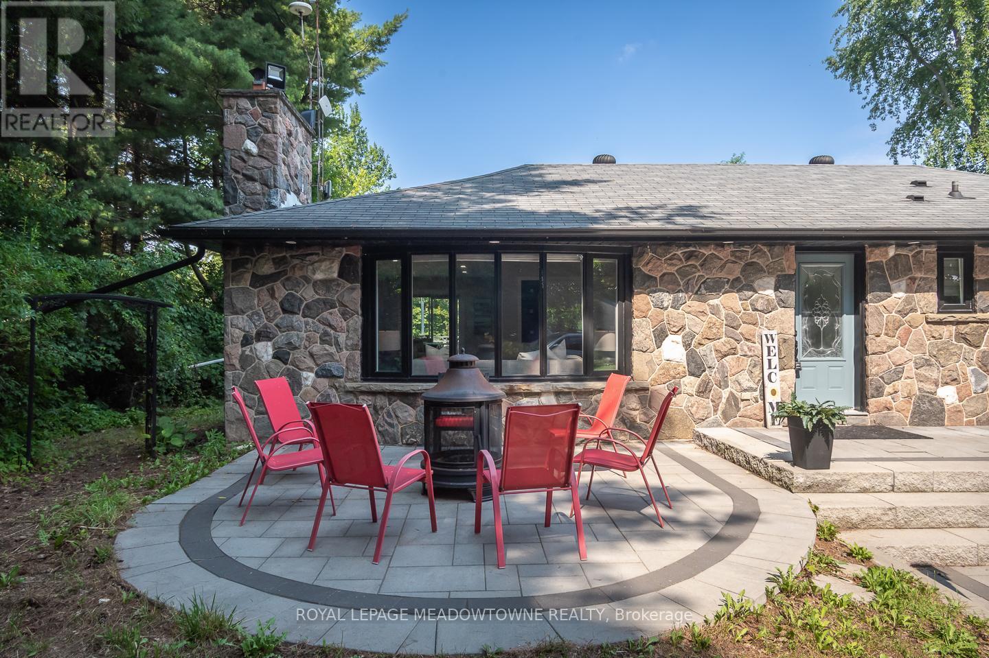 












10805 FOURTH LINE

,
Halton Hills,




Ontario
L9T2X9

