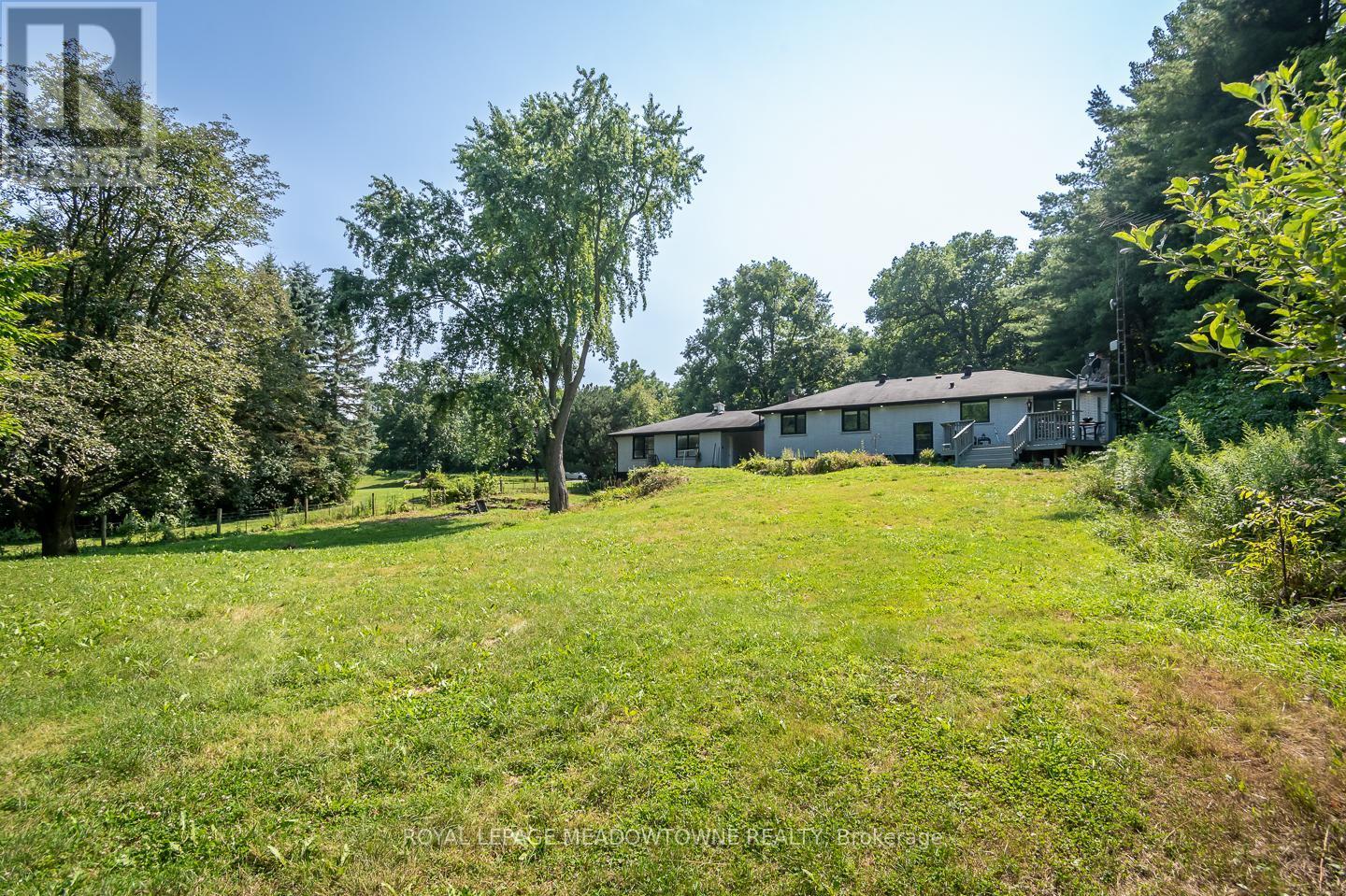 












10805 FOURTH LINE

,
Halton Hills,




Ontario
L9T2X9

