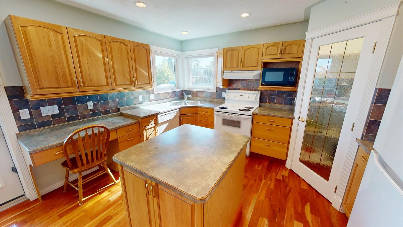 









1812


12th

Street,
Cranbrook,




BC
V1C 6M7

