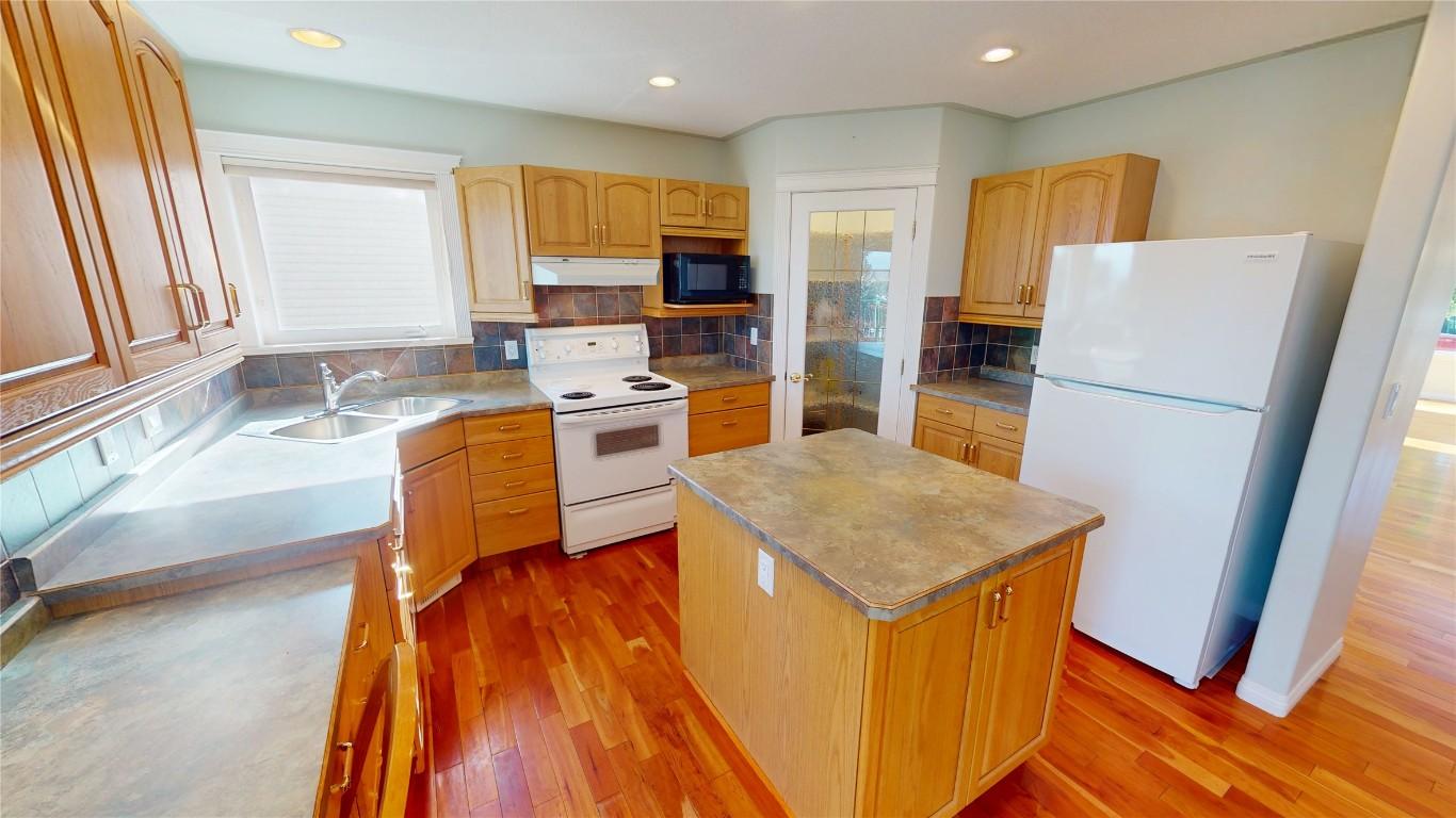 









1812


12th

Street,
Cranbrook,




BC
V1C 6M7

