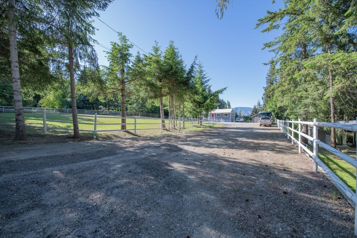 









4091


10

Avenue,
Salmon Arm,




BC
V1E 1W7

