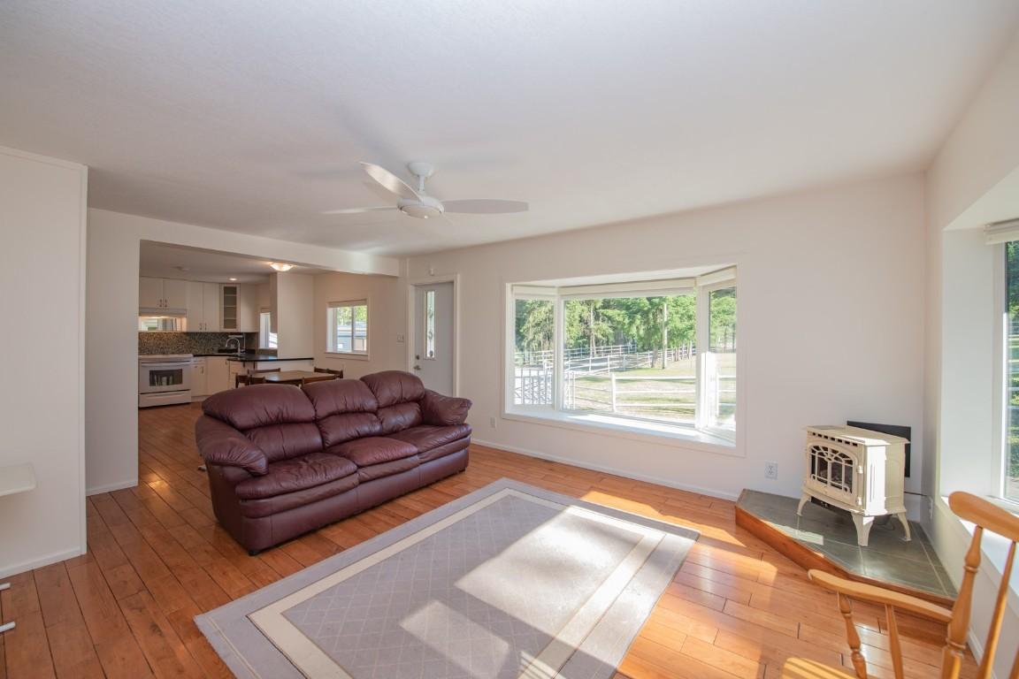 









4091


10

Avenue,
Salmon Arm,




BC
V1E 1W7

