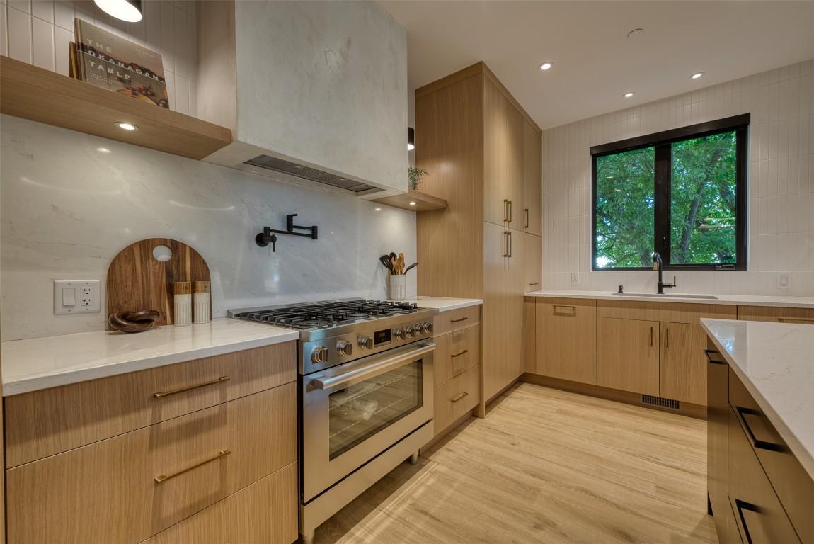 









3010


Holland

Road, 2,
Kelowna,




BC
V1W 3P8

