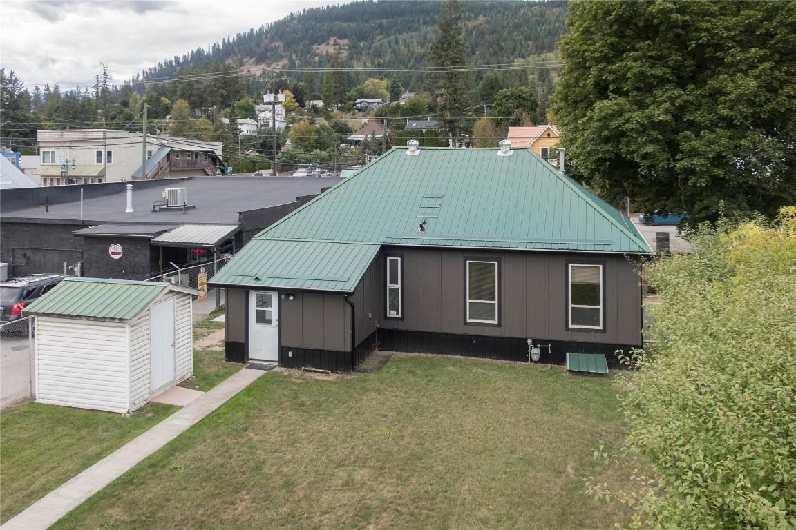 









2143


Shuswap

Avenue,
Lumby,




BC
V0E 2G0

