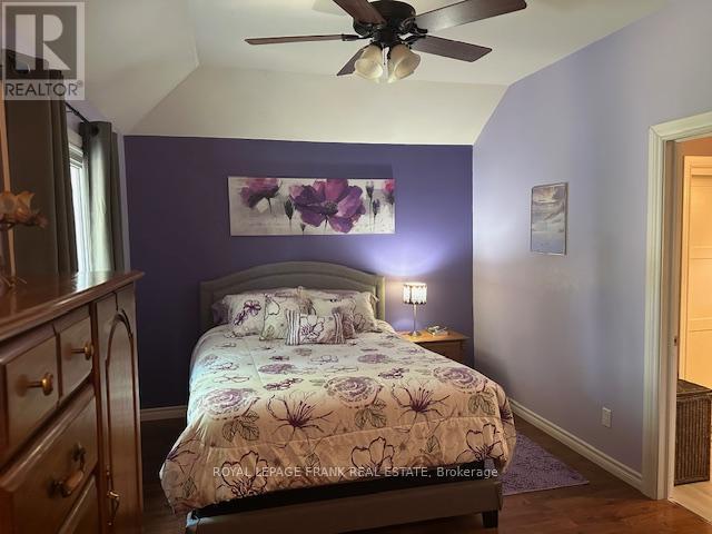 












29 STINSONS BAY ROAD

,
Kawartha Lakes (Bobcaygeon),




Ontario
K0M1N0

