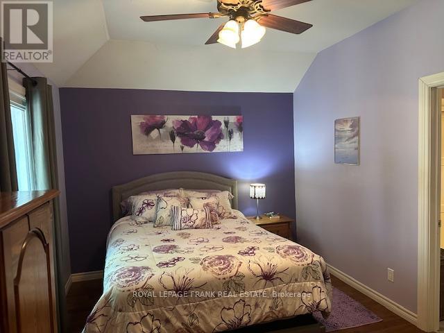 












29 STINSONS BAY ROAD

,
Kawartha Lakes (Bobcaygeon),




Ontario
K0M1N0

