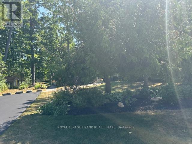 












29 STINSONS BAY ROAD

,
Kawartha Lakes (Bobcaygeon),




Ontario
K0M1N0

