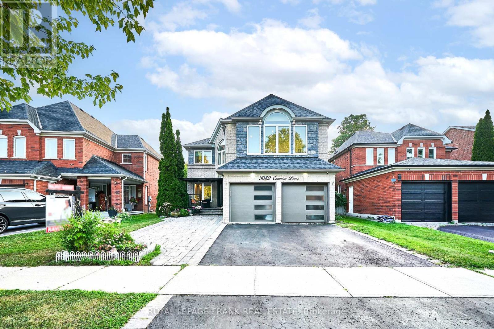 












3082 COUNTRY LANE

,
Whitby (Williamsburg),




Ontario
L1P1M3

