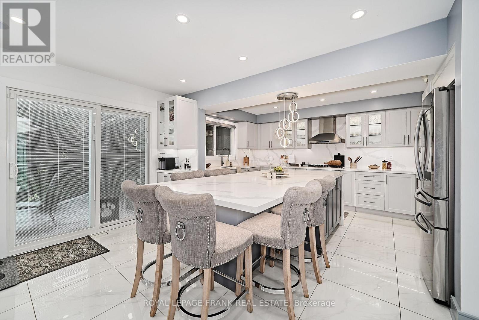 












3082 COUNTRY LANE

,
Whitby (Williamsburg),




Ontario
L1P1M3

