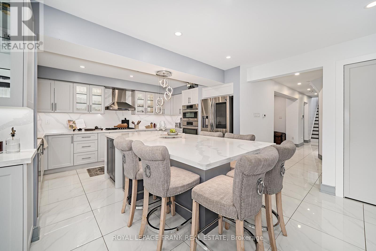 












3082 COUNTRY LANE

,
Whitby (Williamsburg),




Ontario
L1P1M3

