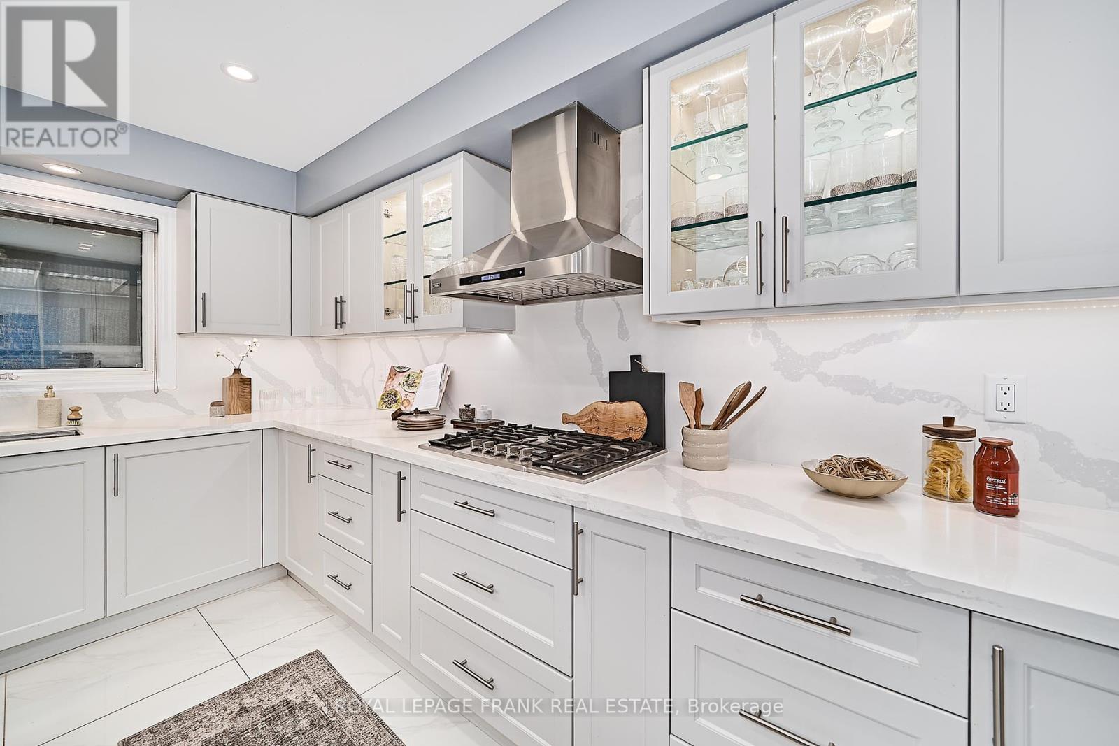












3082 COUNTRY LANE

,
Whitby (Williamsburg),




Ontario
L1P1M3

