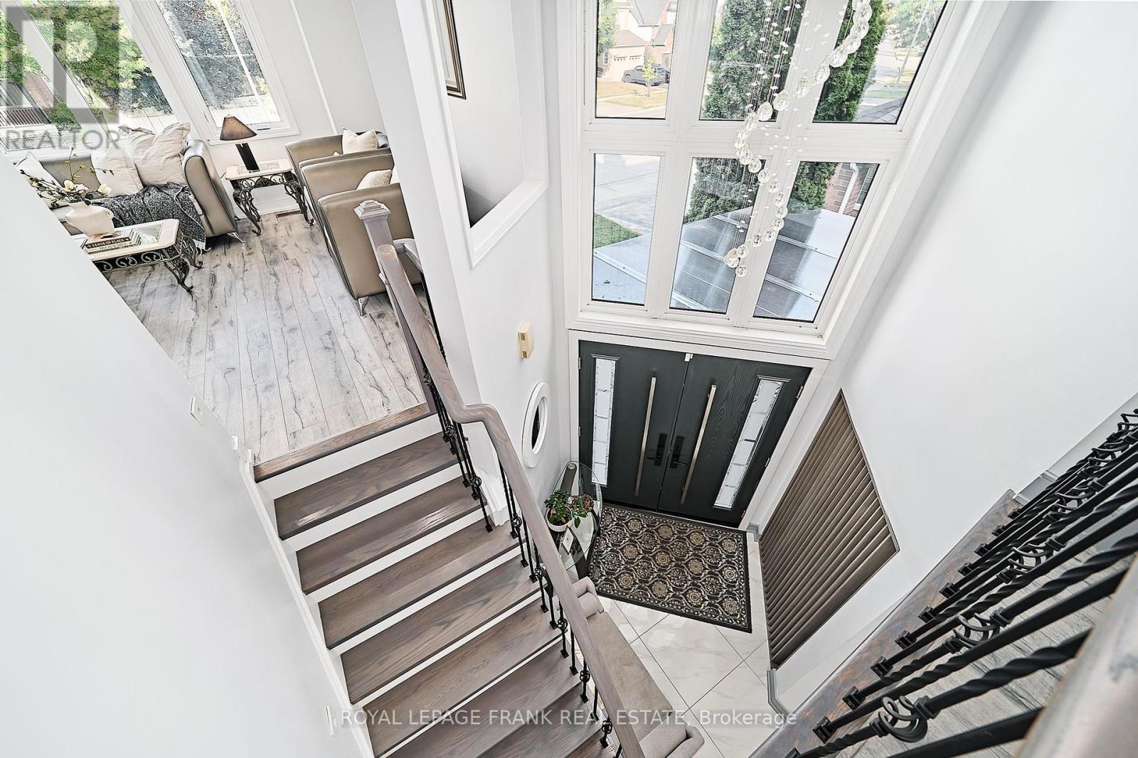 












3082 COUNTRY LANE

,
Whitby (Williamsburg),




Ontario
L1P1M3


