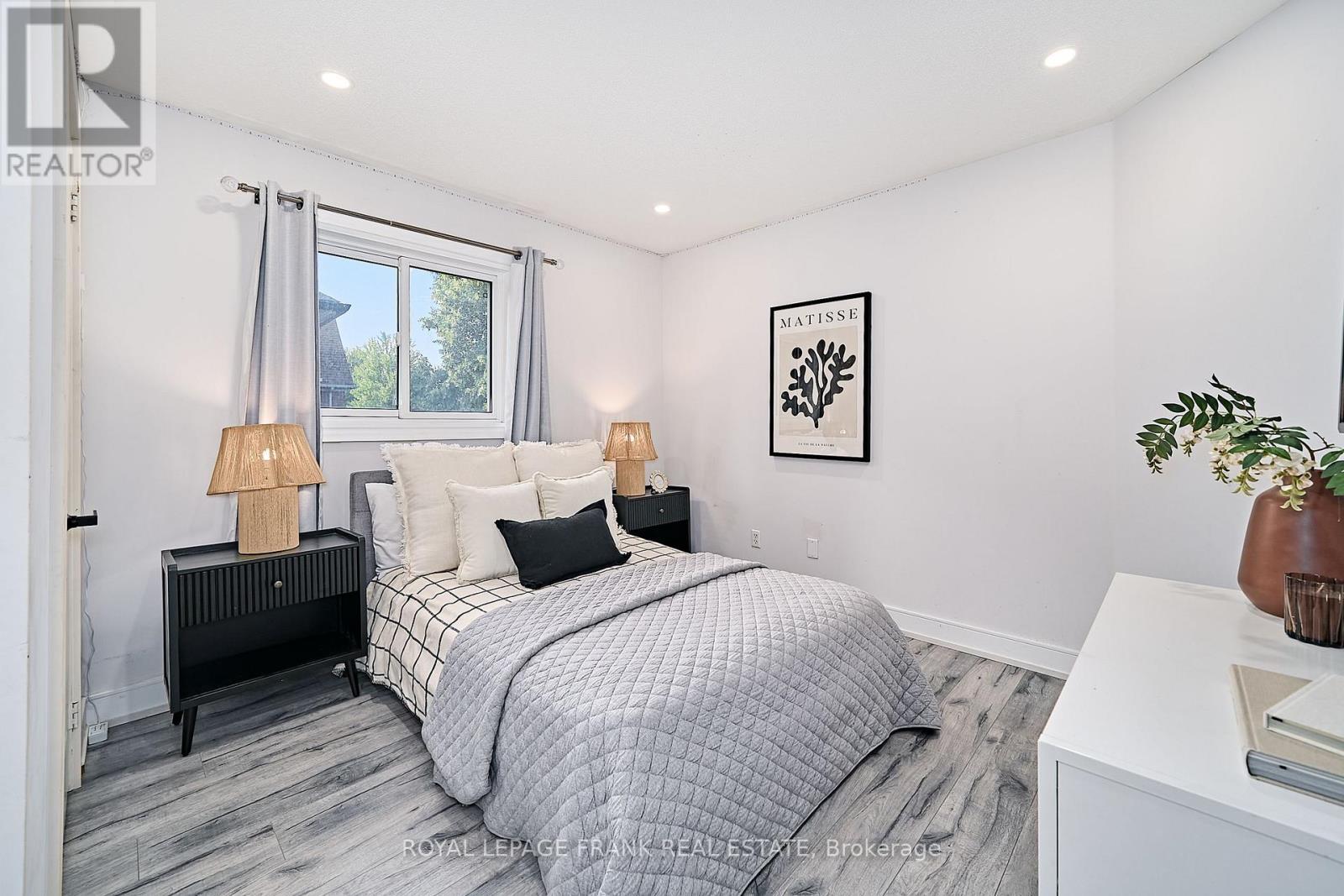 












3082 COUNTRY LANE

,
Whitby (Williamsburg),




Ontario
L1P1M3

