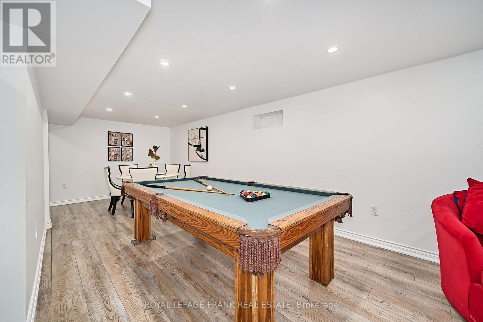 












3082 COUNTRY LANE

,
Whitby (Williamsburg),




Ontario
L1P1M3

