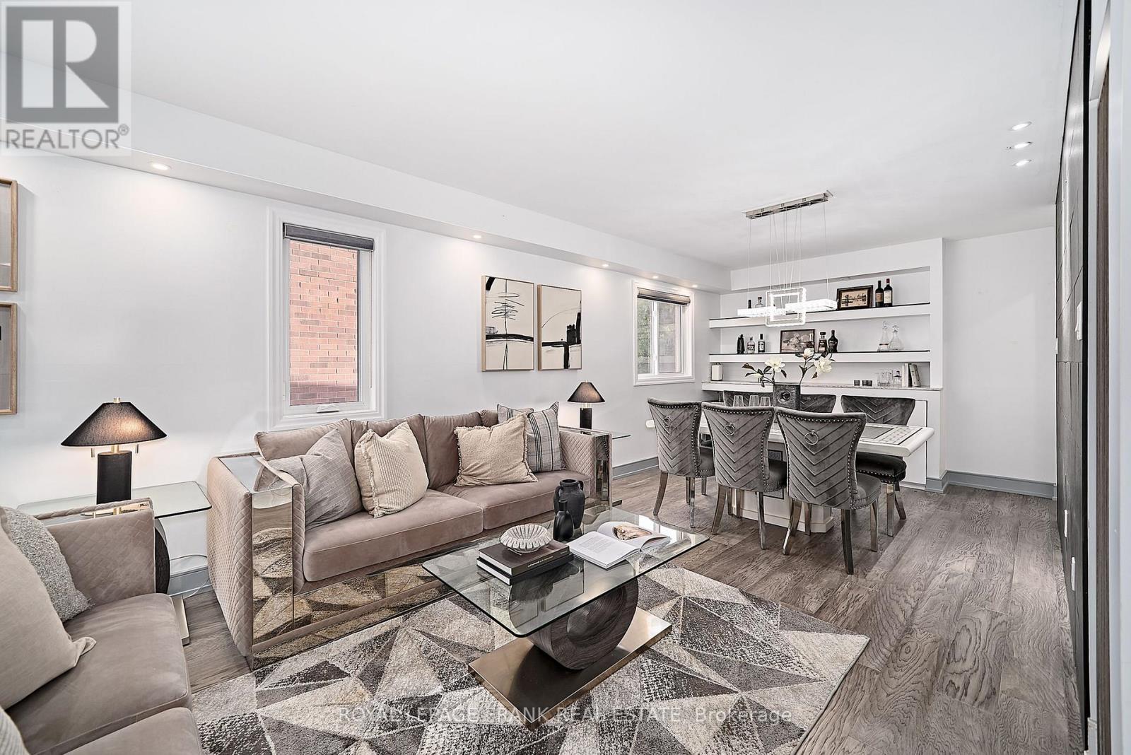 












3082 COUNTRY LANE

,
Whitby (Williamsburg),




Ontario
L1P1M3

