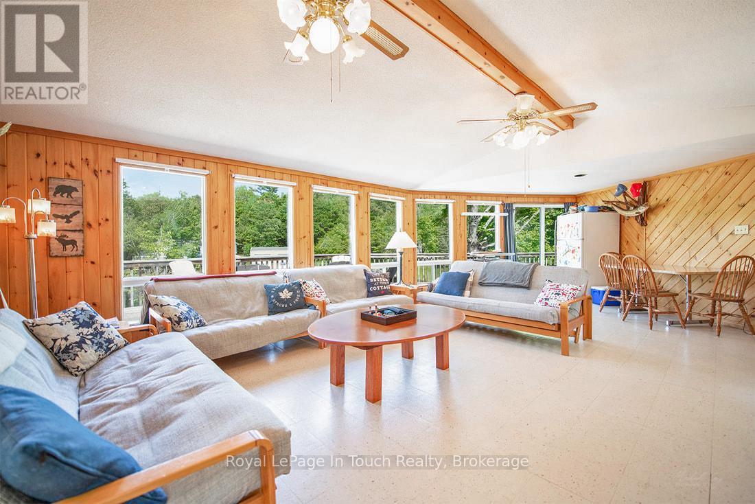 












285 CROOKED BAY ROAD

,
Georgian Bay (Baxter),




Ontario
L0K1S0

